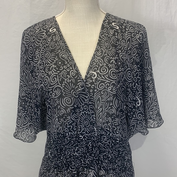 Bisou Bisou Sheer Black Floral Print V-Neck Peplum Top Size Large - Picture 2 of 13